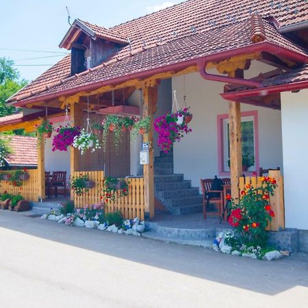 Guesthouse Ella Slunj Ngoại thất bức ảnh