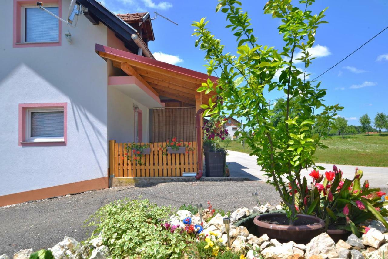 Guesthouse Ella Slunj Ngoại thất bức ảnh